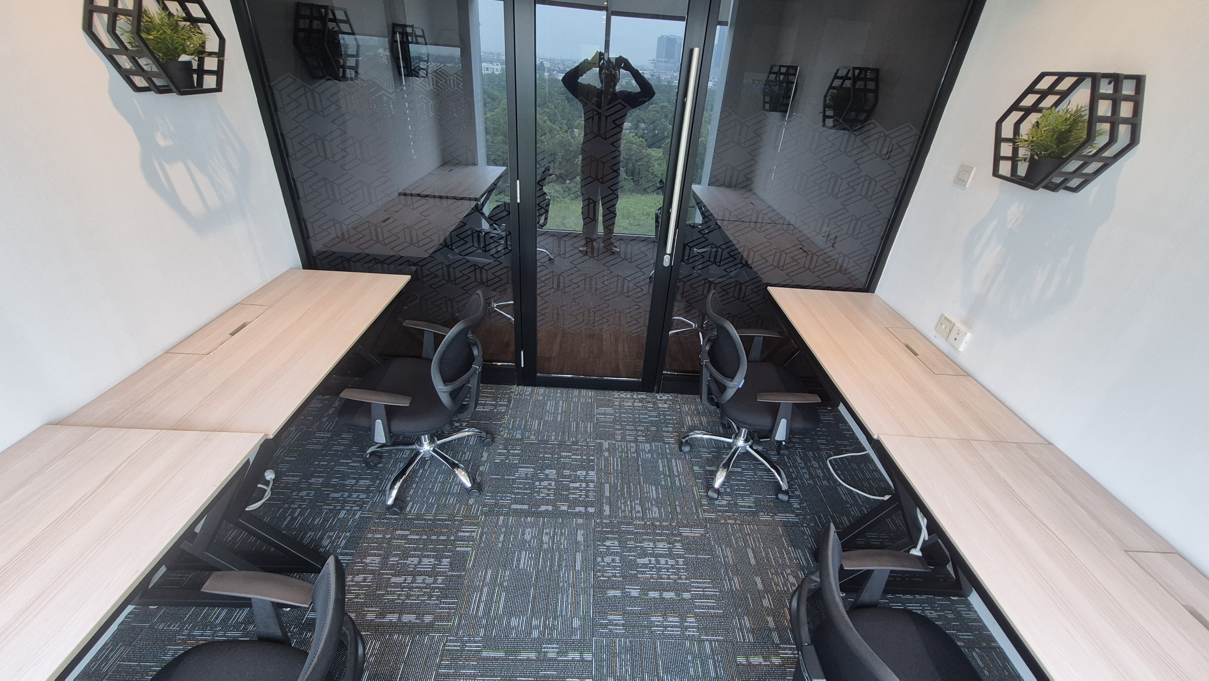 Ruang Kantor (Service Office) Gedung Burza Tower View Room - 4 Pax