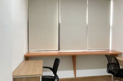 Ruang Kantor (Service Office) Duta Merlin - 3 Pax