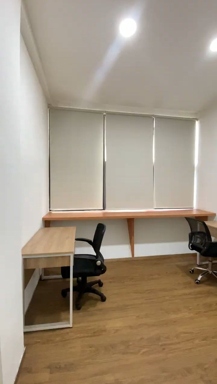 Ruang Kantor (Service Office) Duta Merlin - 3 Pax