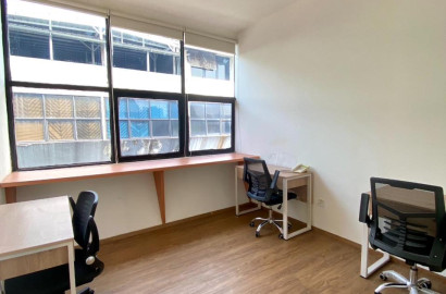 Ruang Kantor (Service Office) Duta Merlin - 4 Pax