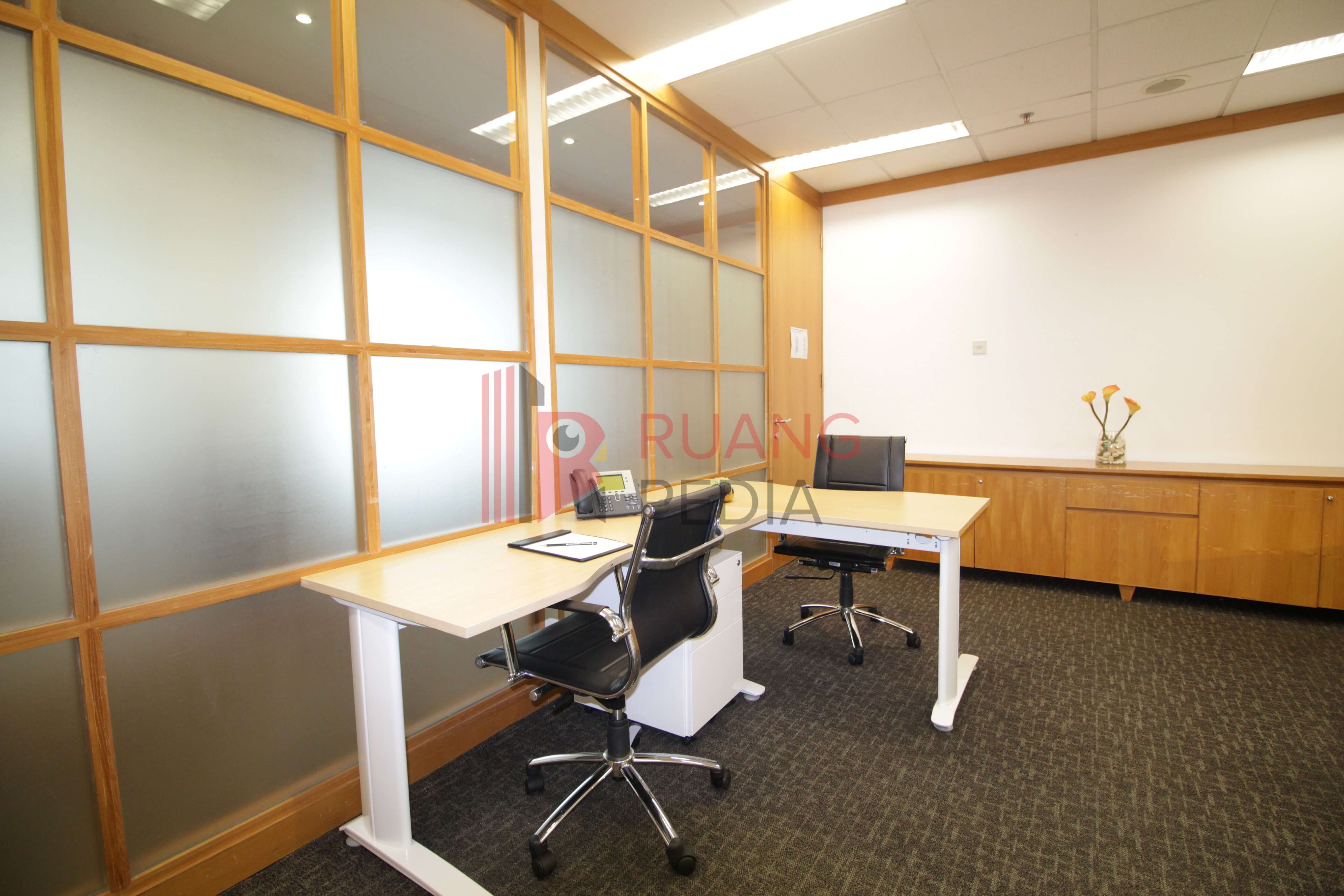 Ruang Kantor (Service Office) Indonesia Stock Exchange No View Room - 4 Pax