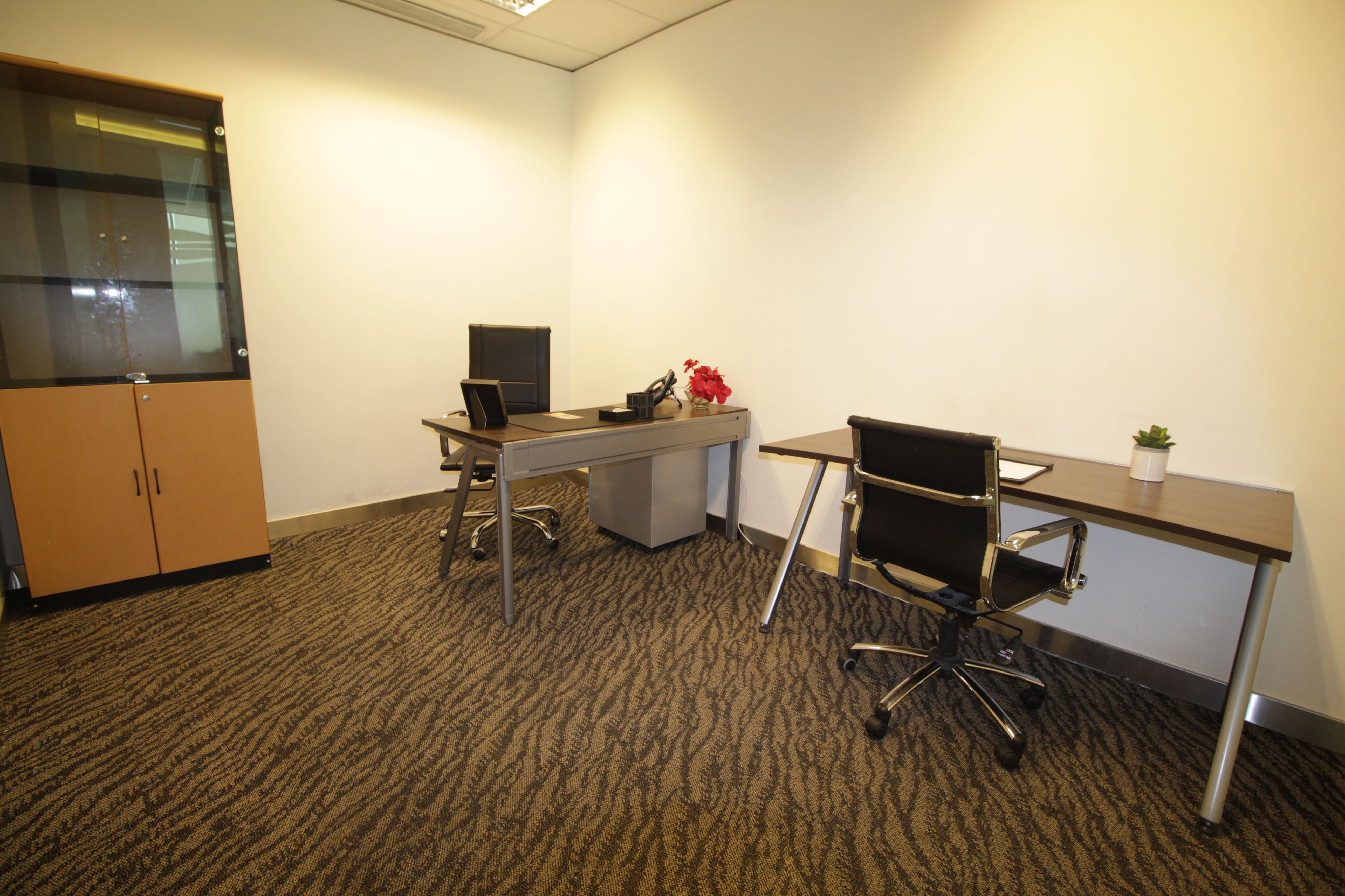 Ruang Kantor (Service Office) Axa Tower No View Room - 5 Pax