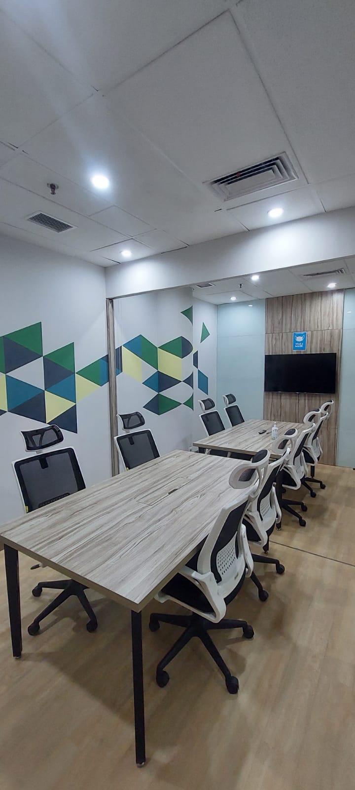 Ruang Rapat (Meeting Room) Menara Citibank Pondok Indah Kapasitas 10 Pax