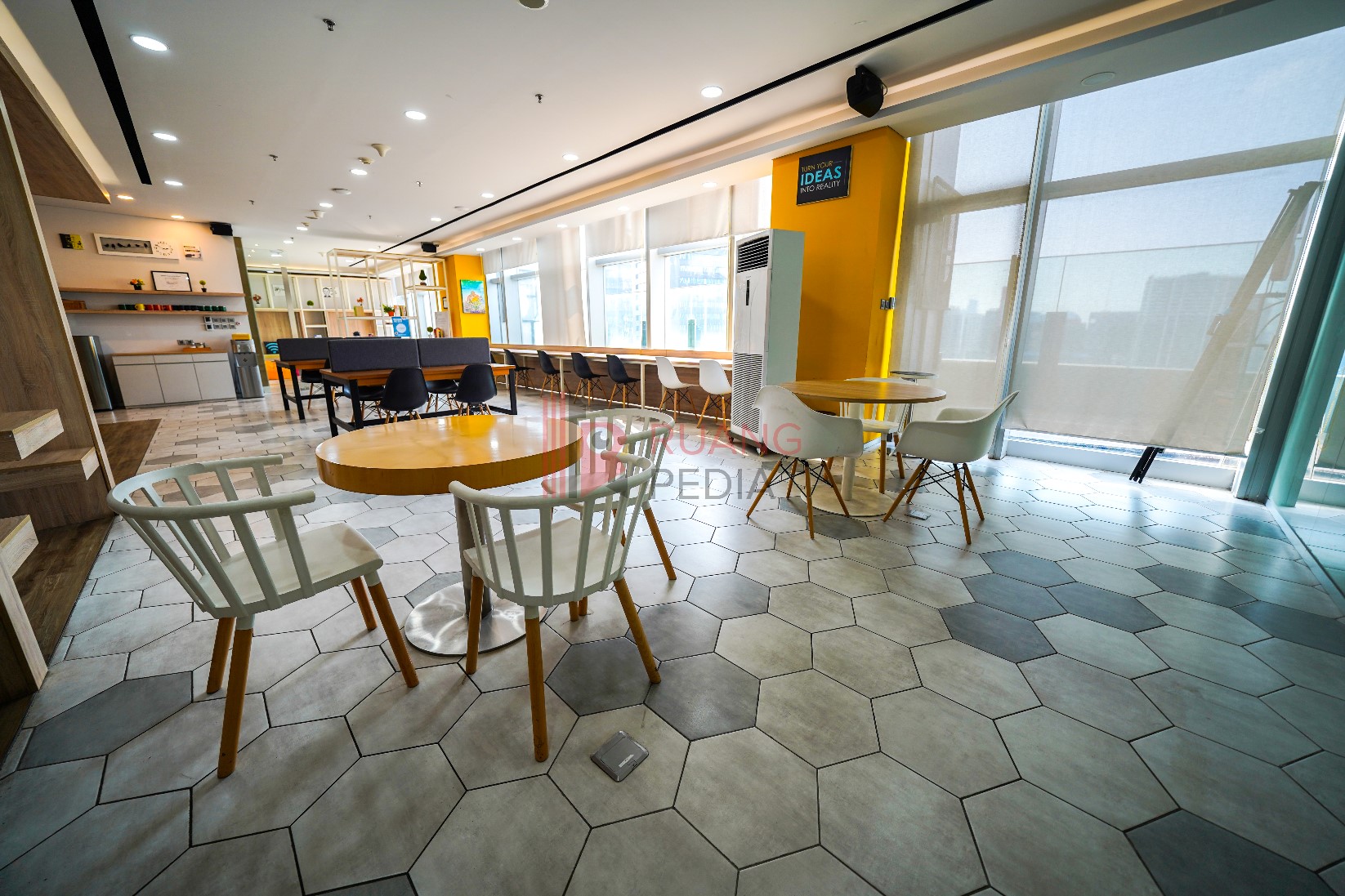 Kantor Kerja Bersama (Coworking Space) Gedung Cyber 2 Tower