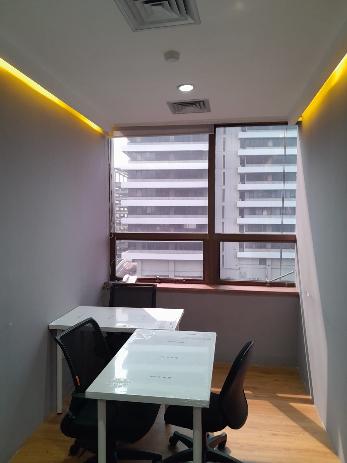 Ruang Kantor (Service Office) Gedung Jaya Thamrin - 4 Pax