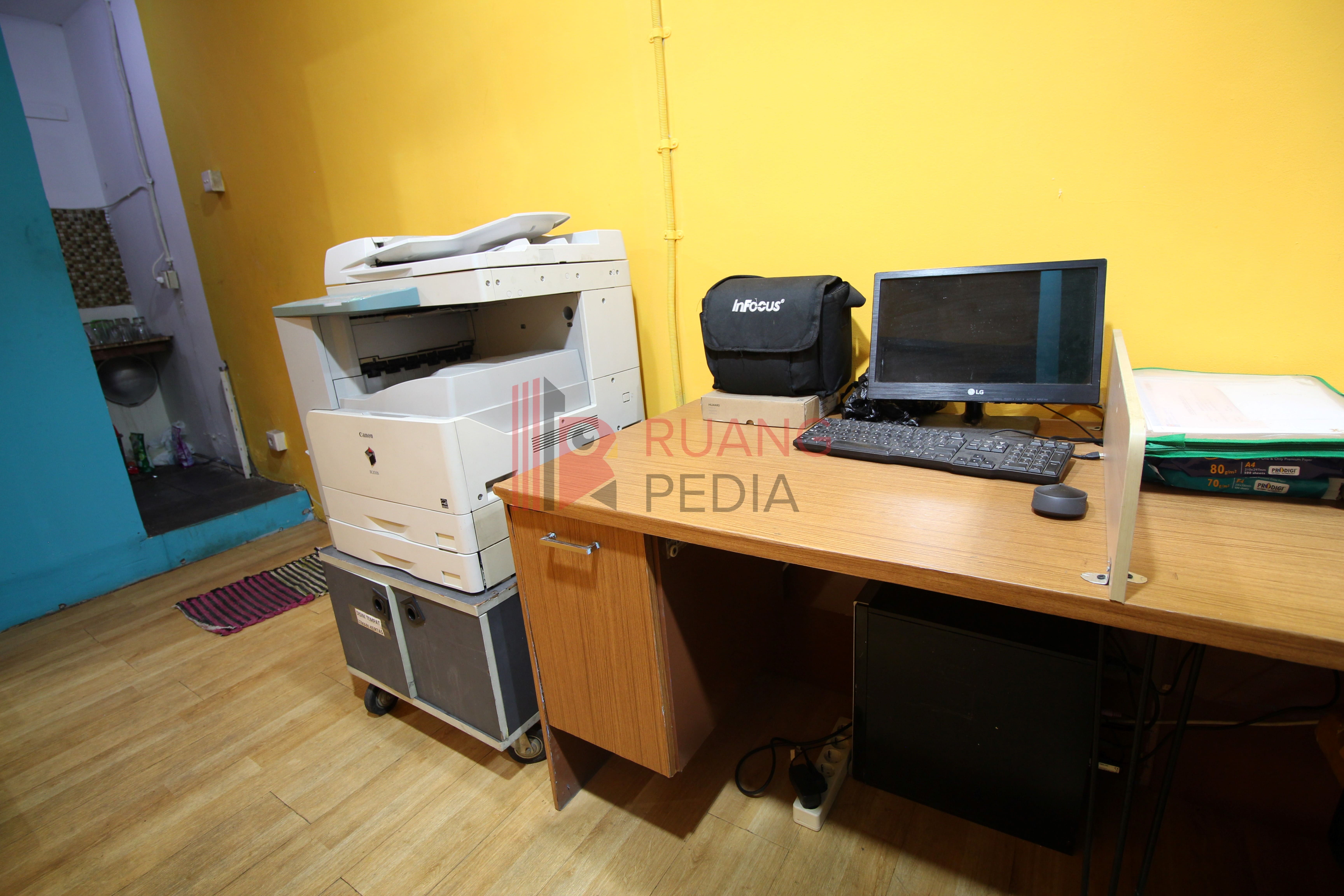 Kantor Kerja Bersama (Coworking Space) Nucira Building