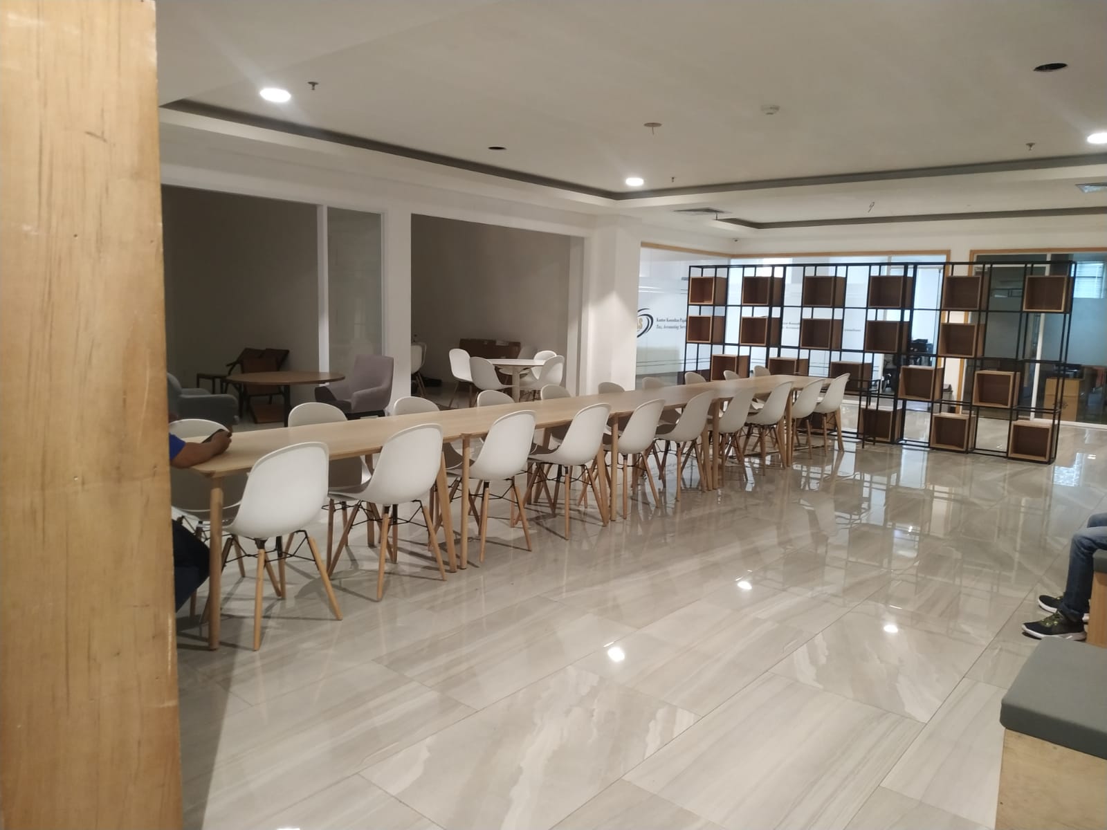 Kantor Kerja Bersama (Coworking Space) Gedung Greko