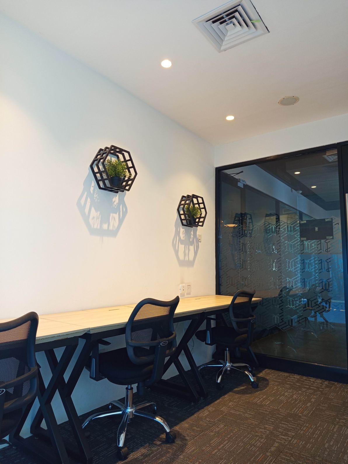 Ruang Kantor (Service Office) Gedung Burza Tower View Room - 3 Pax