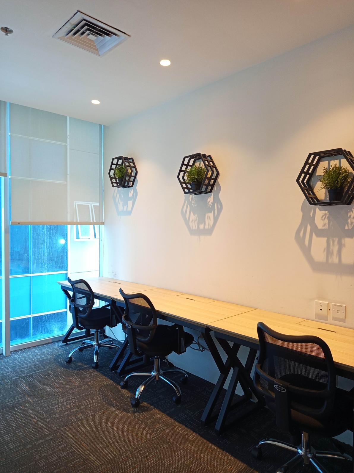 Ruang Kantor (Service Office) Gedung Burza Tower View Room - 3 Pax