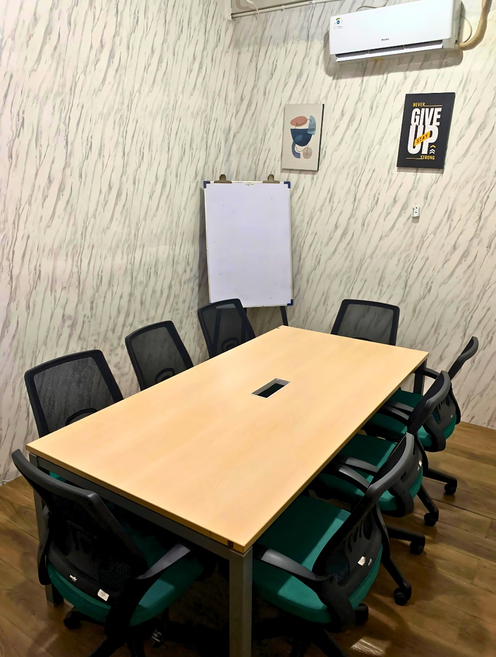 Ruang Kantor (Service Office) Ruko Coworking Kebon Jeruk - 8 Pax
