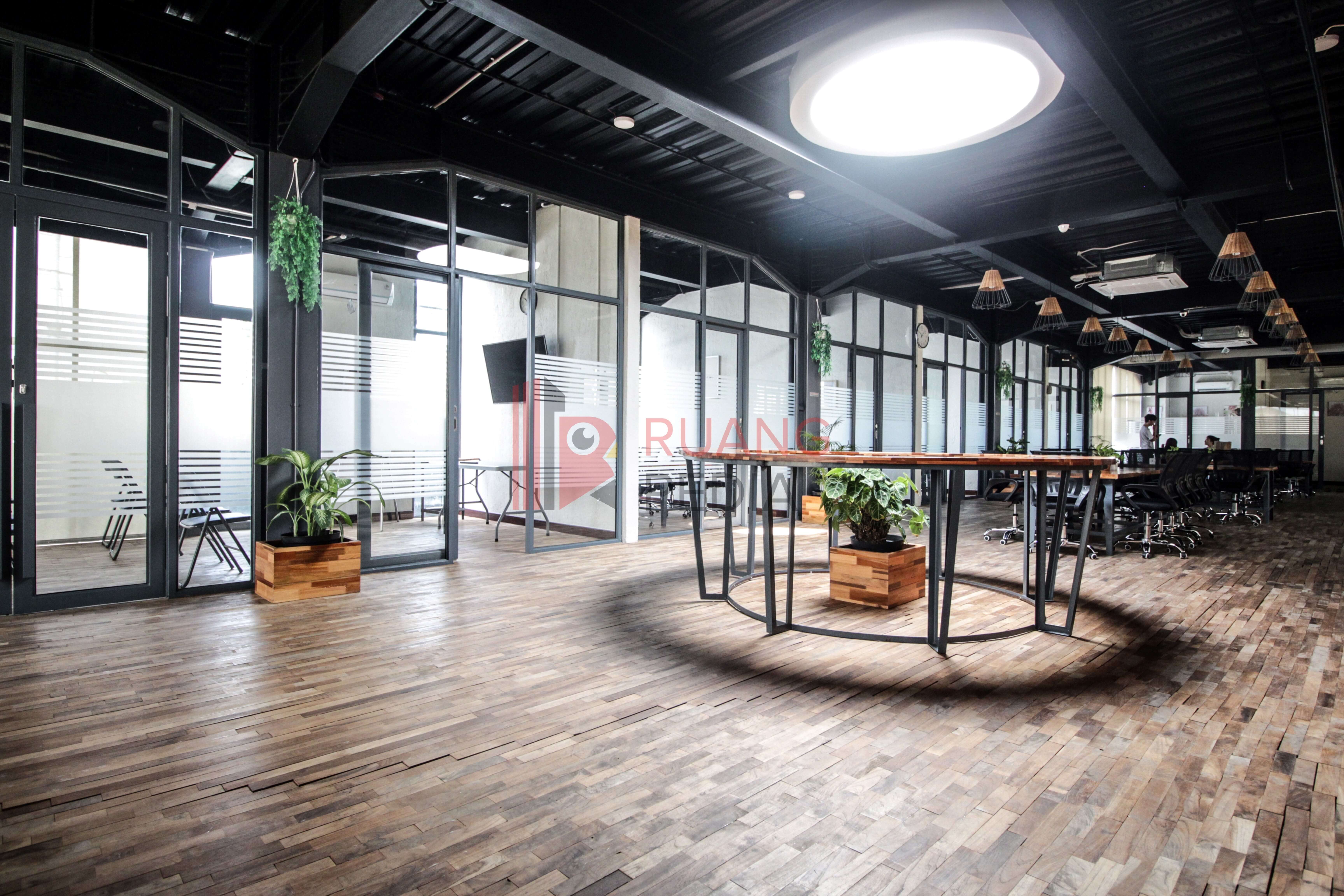 Kantor Kerja Bersama (Coworking Space) Ruko Kemanggisan