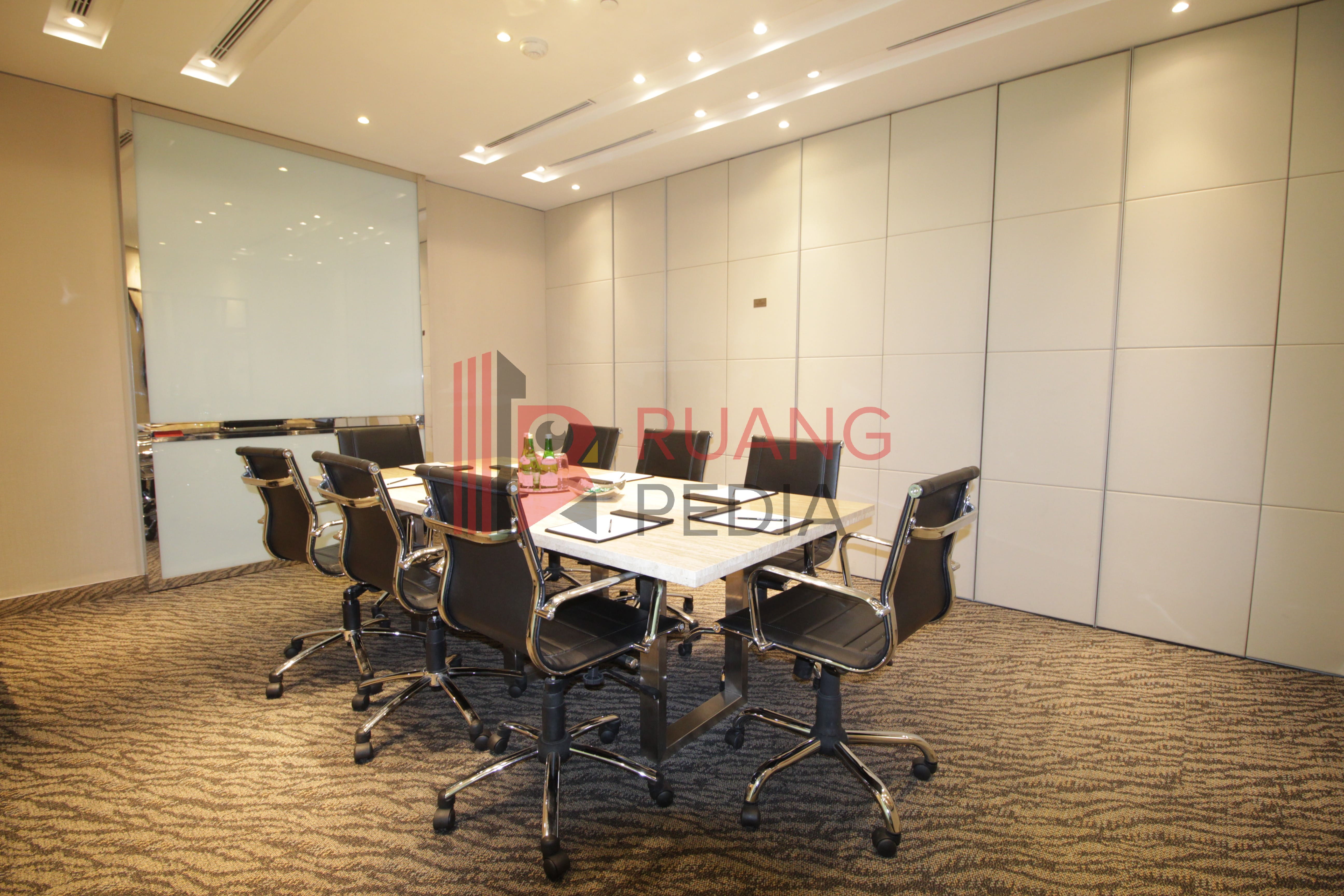 Ruang Kantor (Service Office) Axa Tower View Room- 9 Pax