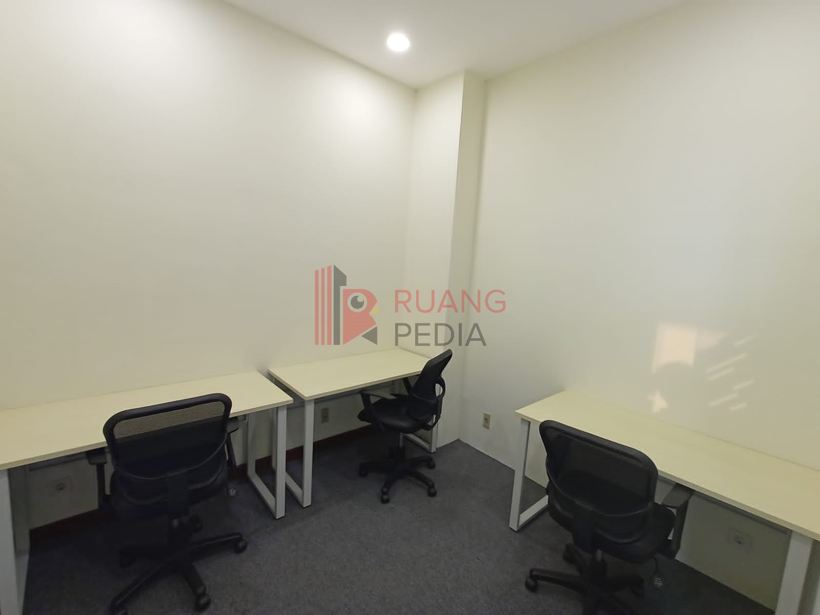 Ruang Kantor (Service Office) Menara Bidakara 2 No View Room - 3 Pax