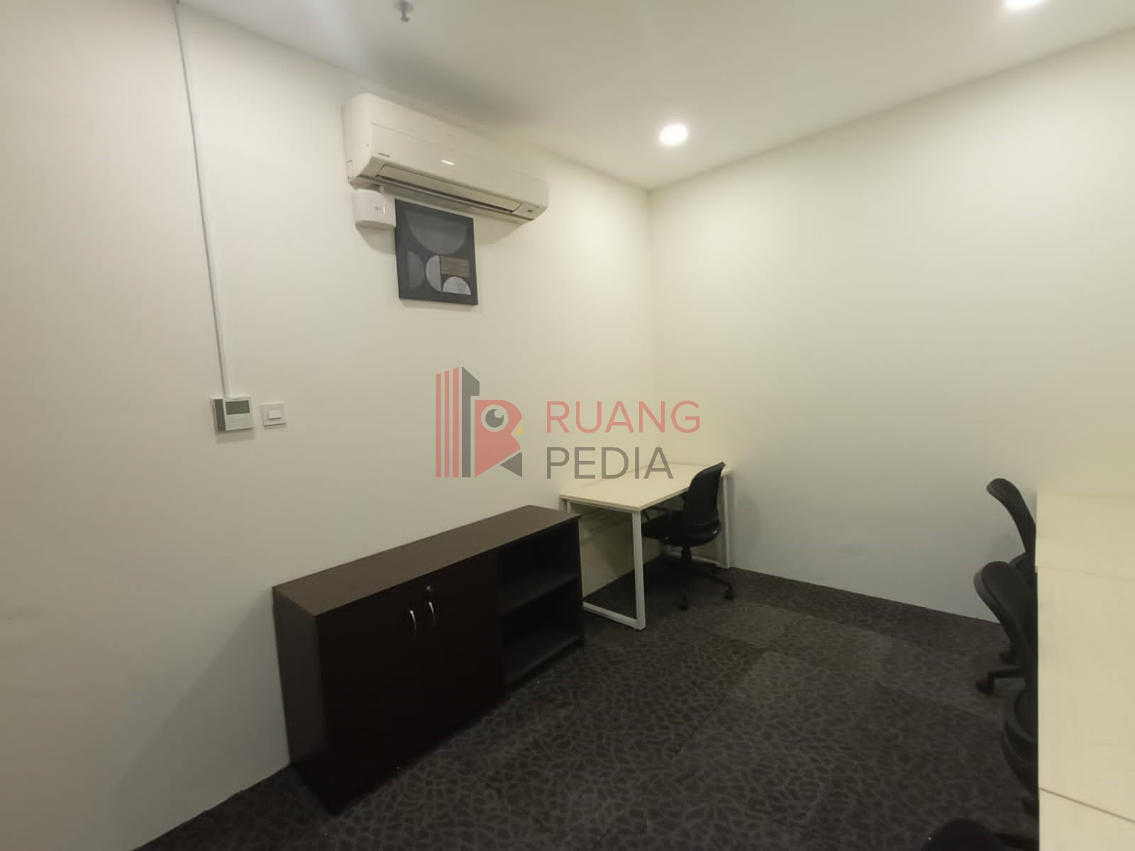 Ruang Kantor (Service Office) Menara Bidakara 2 No View Room - 5 Pax