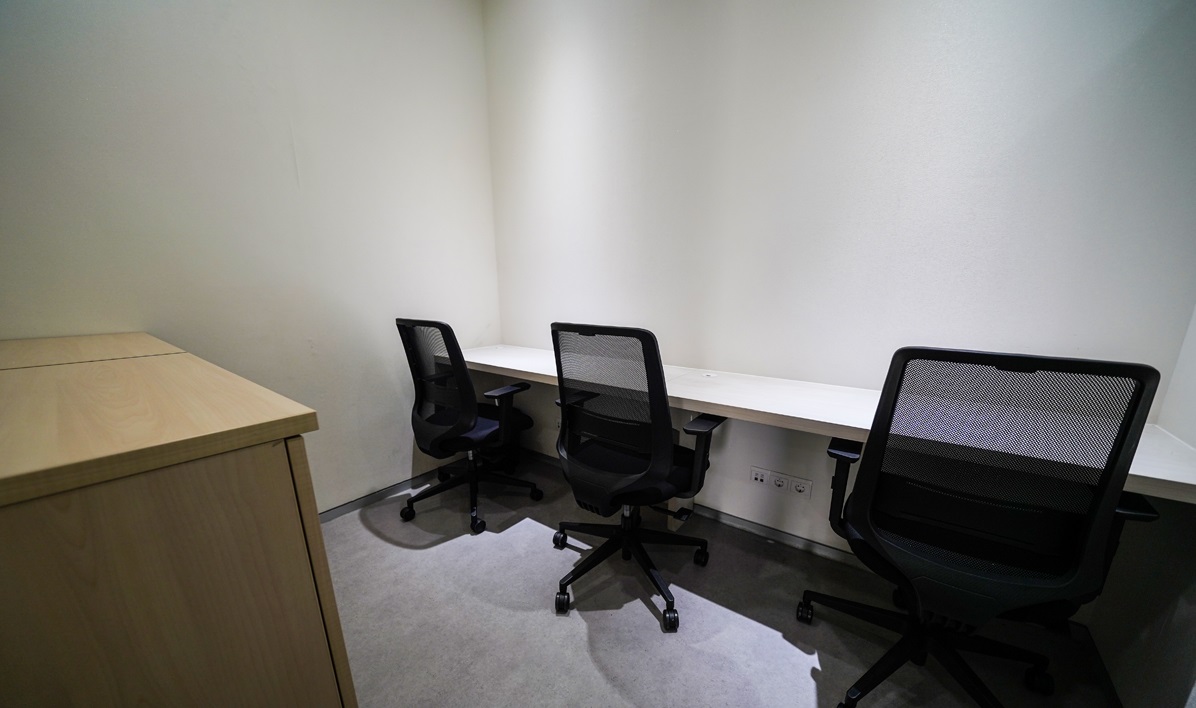 Ruang Kantor (Service Office) Equity Tower SCBD No View Room - 3 Pax