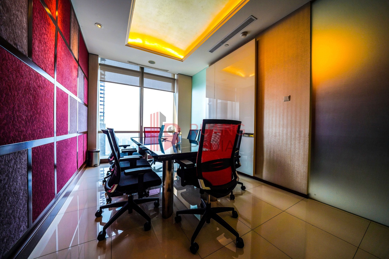 Kantor Kerja Bersama (Coworking Space) The Plaza Office Tower