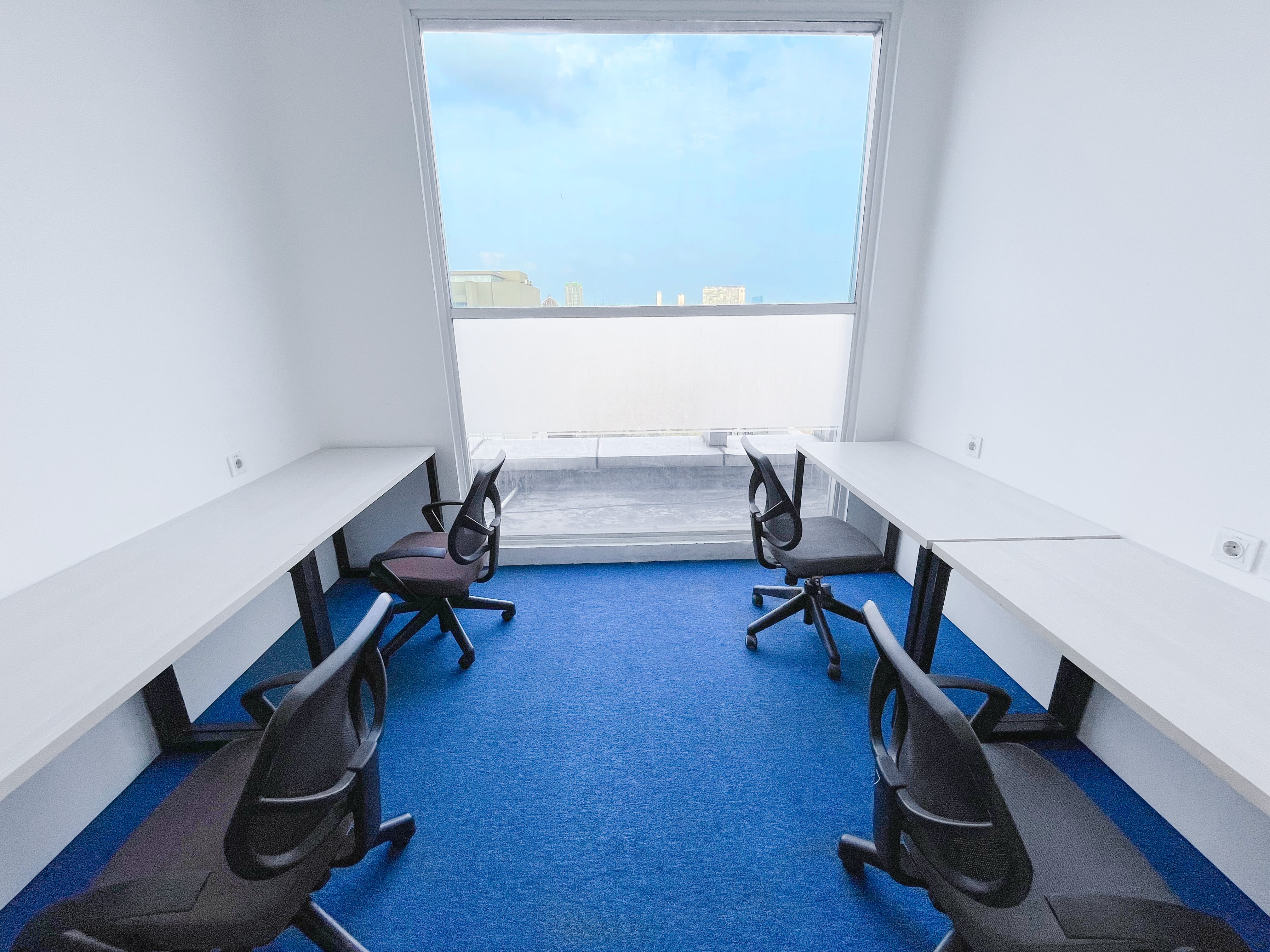 Ruang Kantor (Service Office) Citihub Harton Tower View Room - 4 Pax