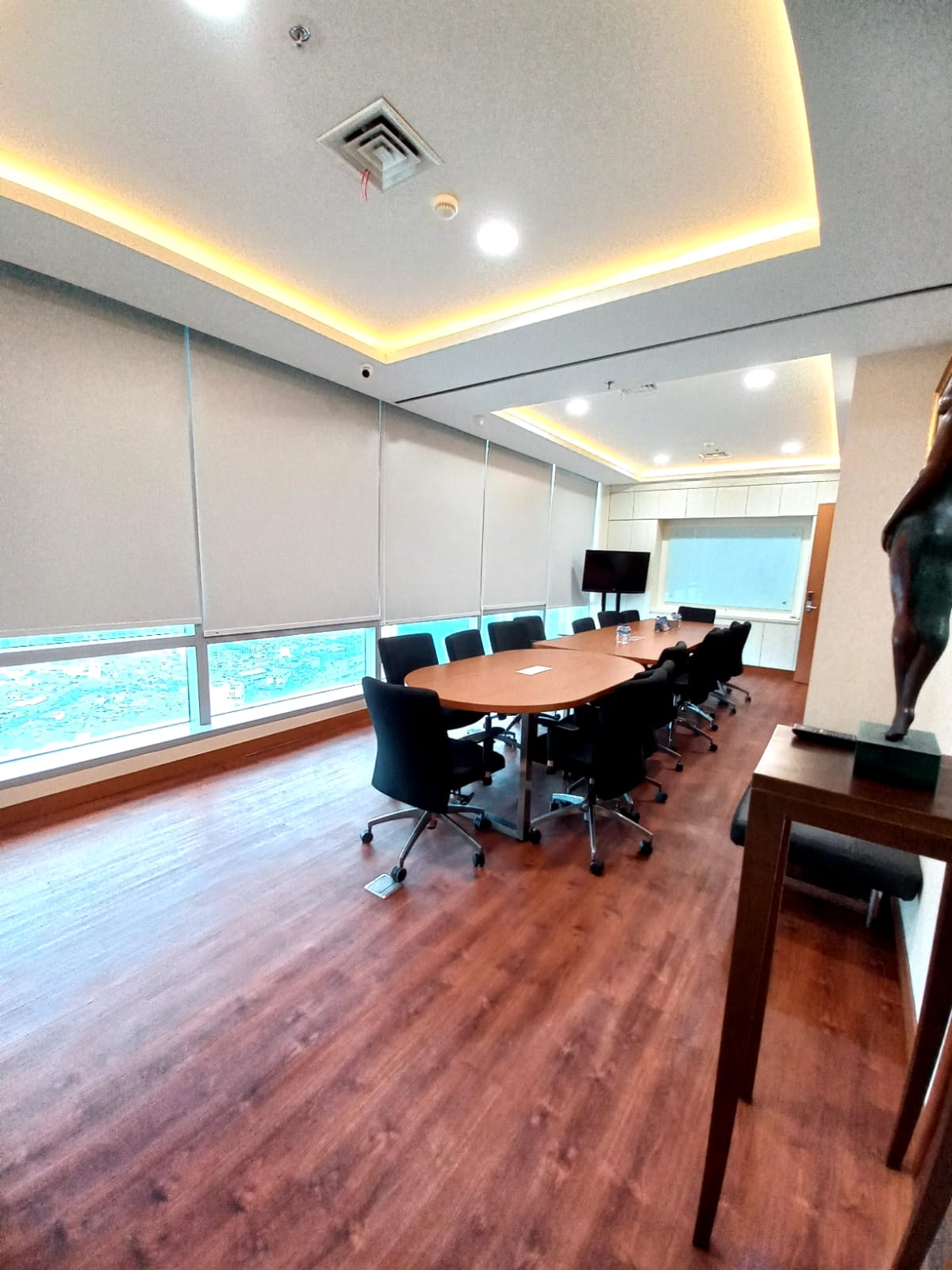 Ruang Rapat (Meeting Room) Soho Capital Office Tower Kapasitas 10 Pax