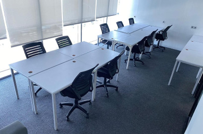 Ruang Kantor (Service Office) The Suite Tower View Room - 10 Pax