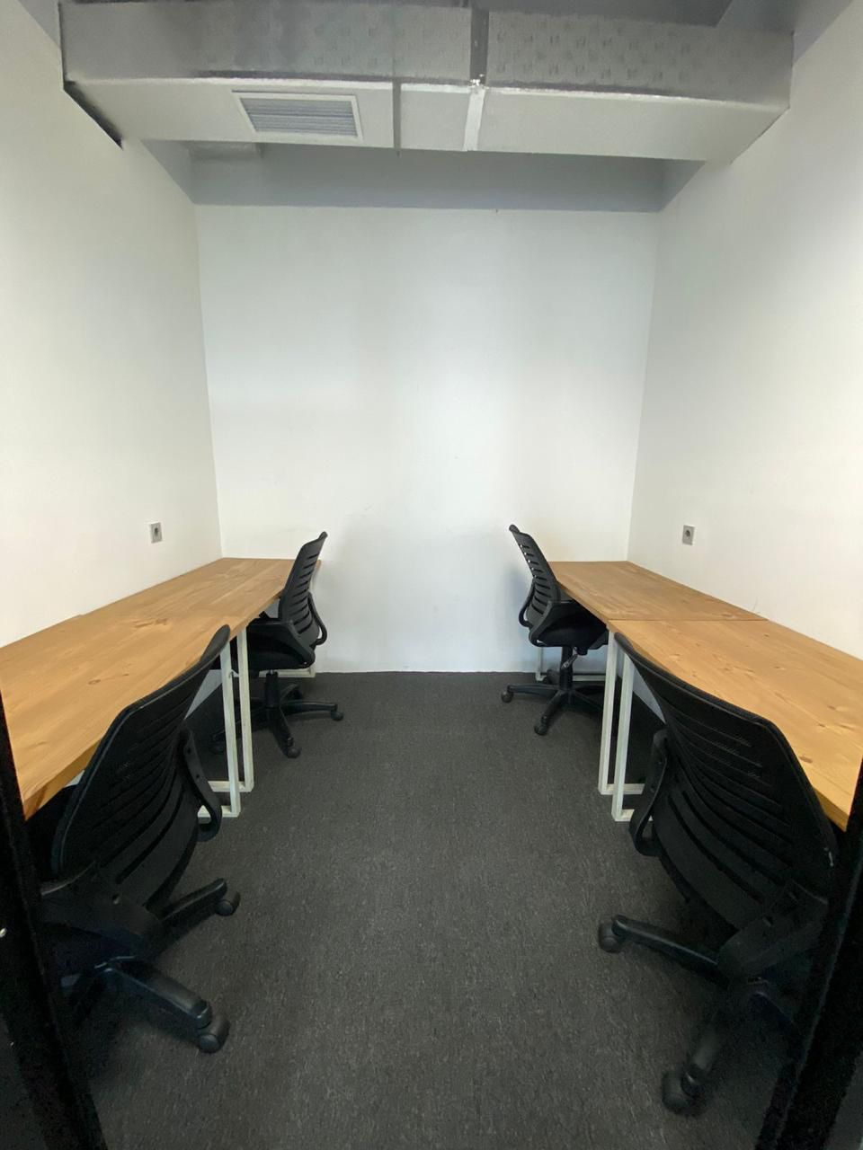 Ruang Kantor (Service Office) The Suite Tower - 4 Pax