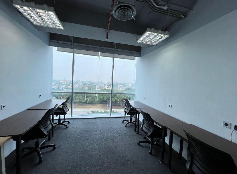 Ruang Kantor (Service Office) The Suite Tower View Room - 6 Pax