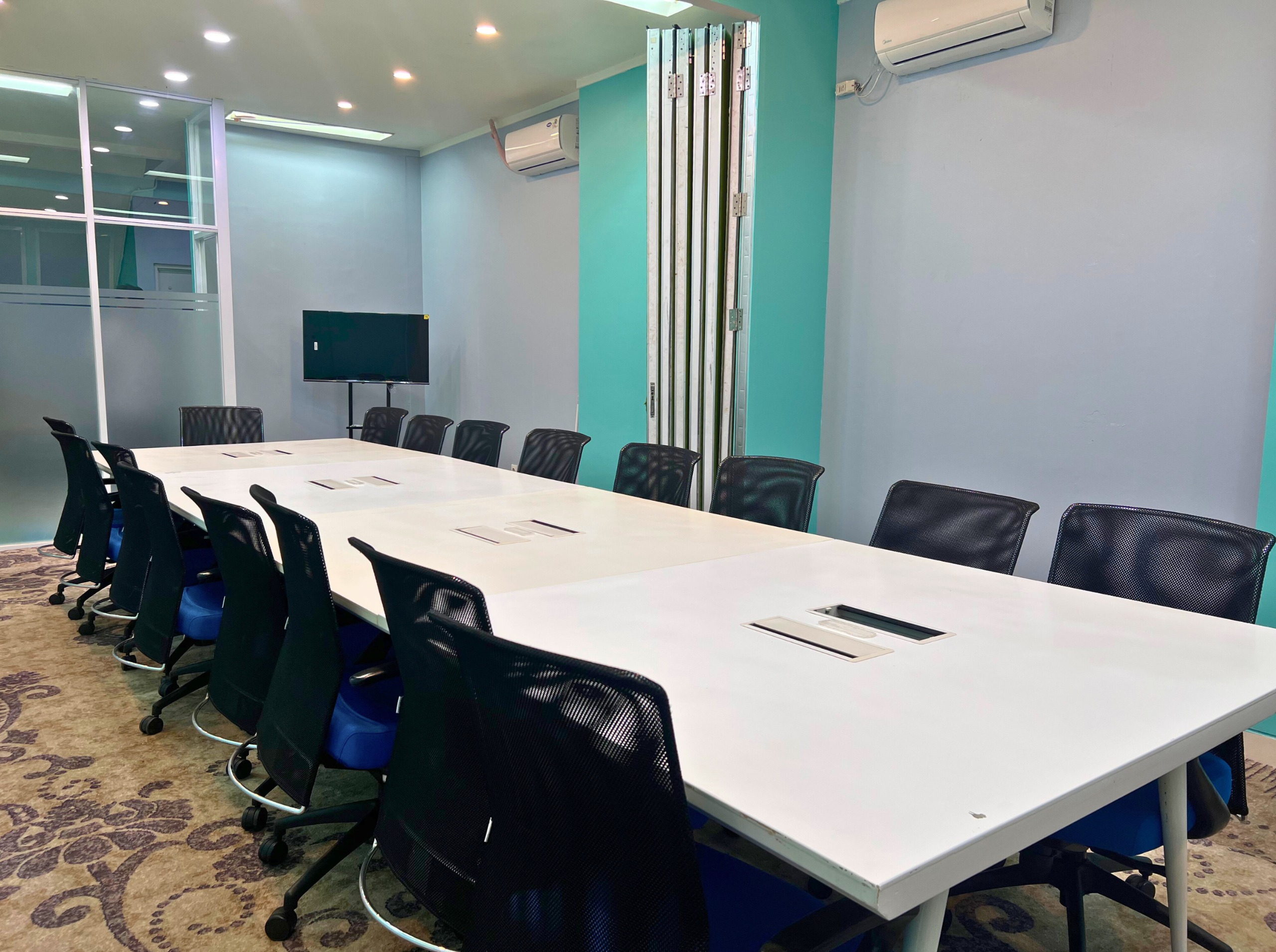 Ruang Kantor (Service Office) Ruko Summarecon Bekasi - 15 Pax