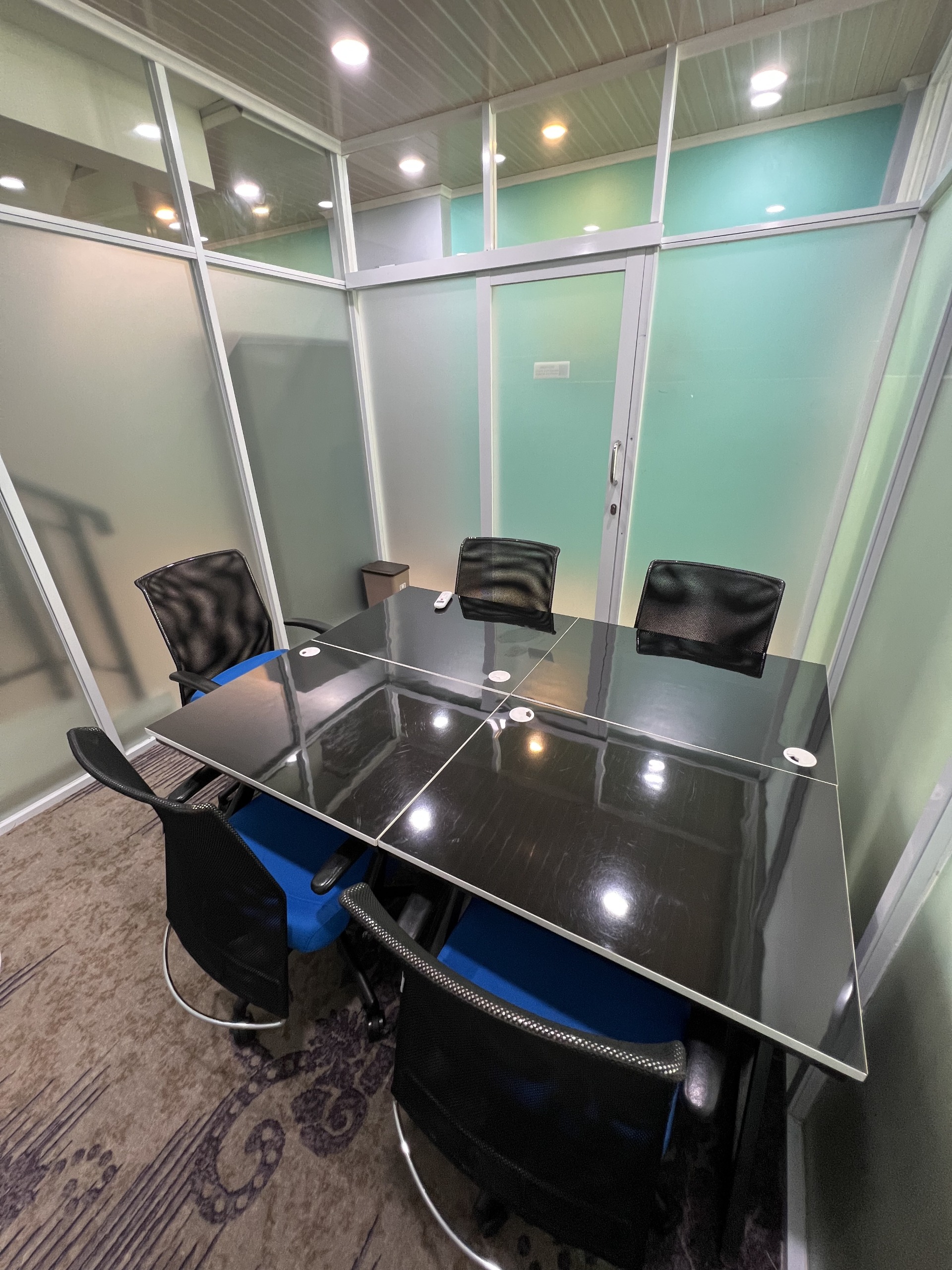 Ruang Kantor (Service Office) Ruko Summarecon Bekasi - 5 Pax