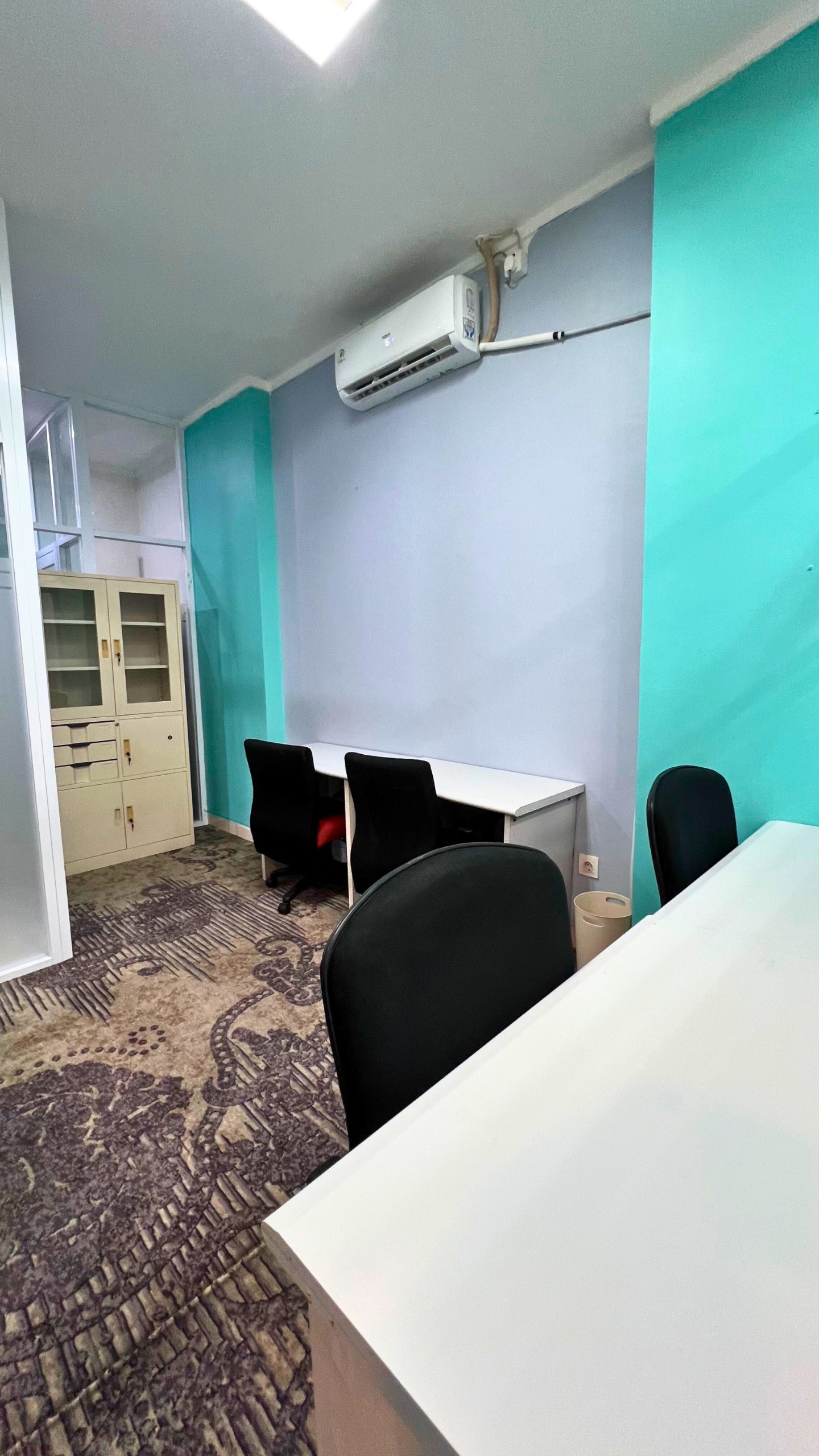 Ruang Kantor (Service Office) Ruko Summarecon Bekasi - 6 Pax