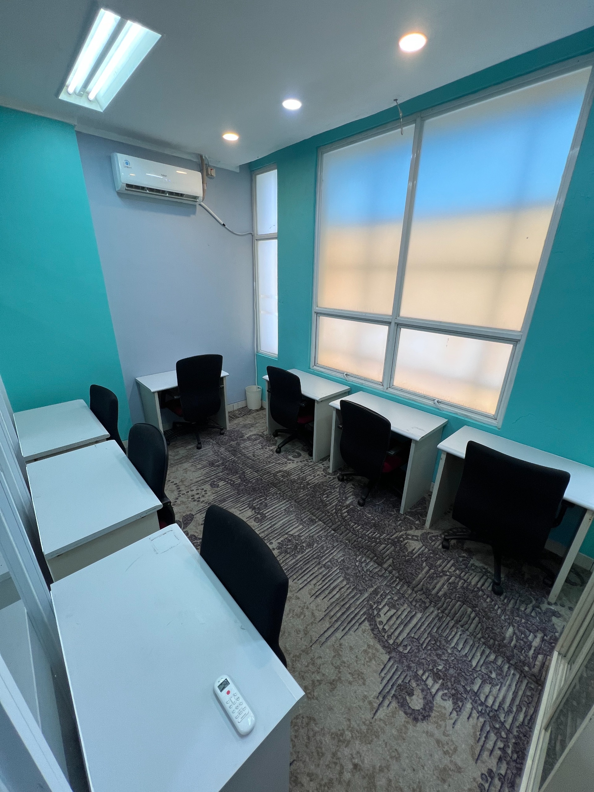 Ruang Kantor (Service Office) Ruko Summarecon Bekasi - 7 Pax
