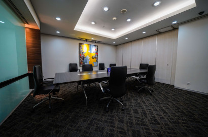 Ruang Rapat (Meeting Room) Talavera Office Suite Kapasitas 12 Pax