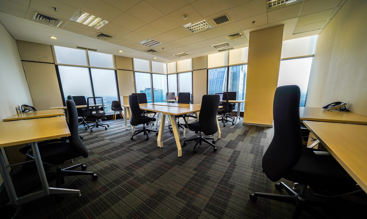 Ruang Kantor (Service Office) Alamanda Tower View Room - 14 Pax