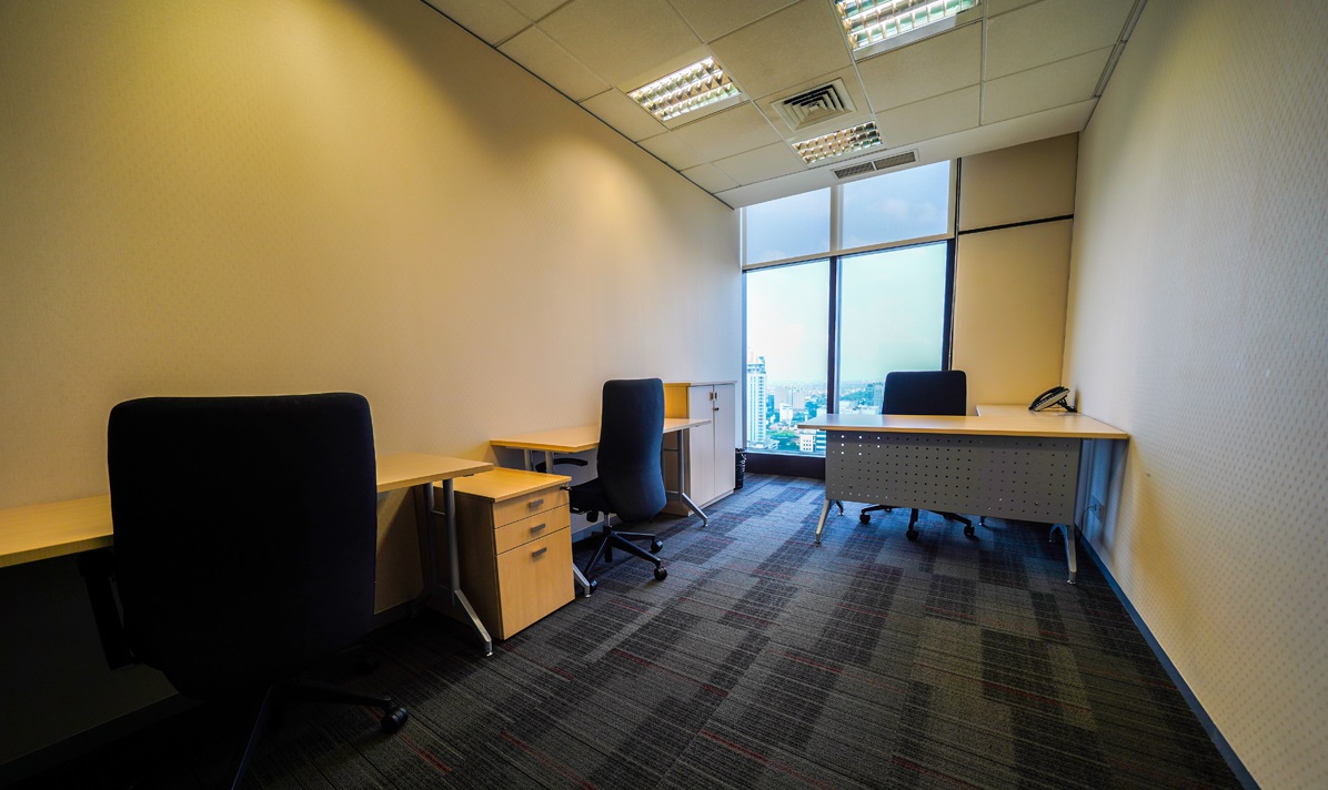 Ruang Kantor (Service Office) Alamanda Tower View Room - 3 Pax