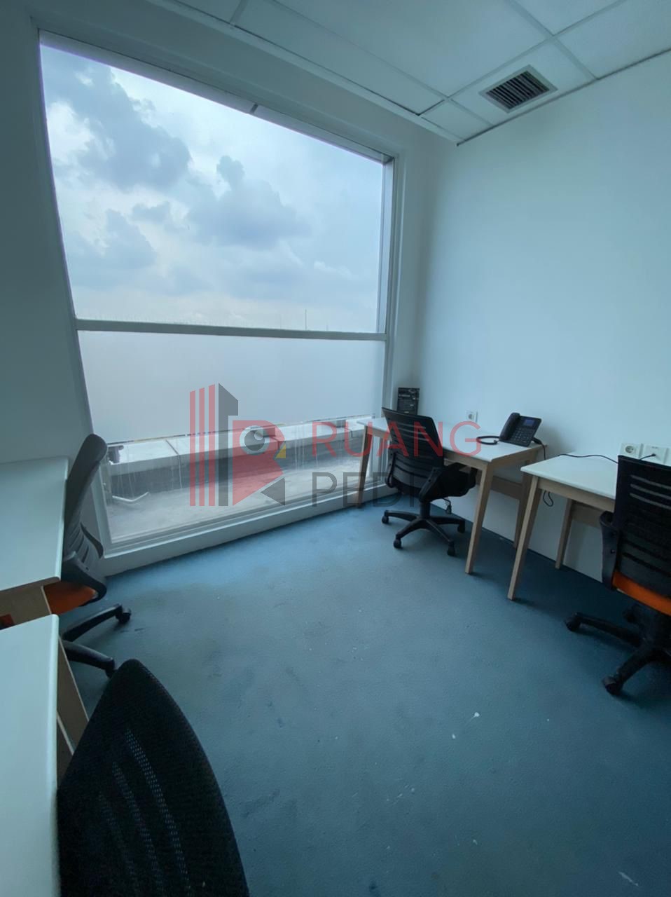 Ruang Kantor (Service Office) Citihub Harton Tower View Room - 4 Pax