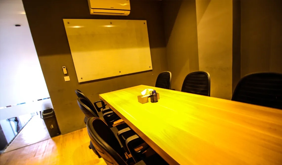 Ruang Rapat (Meeting Room) Grha Adhi Media Kapasitas 12 Pax