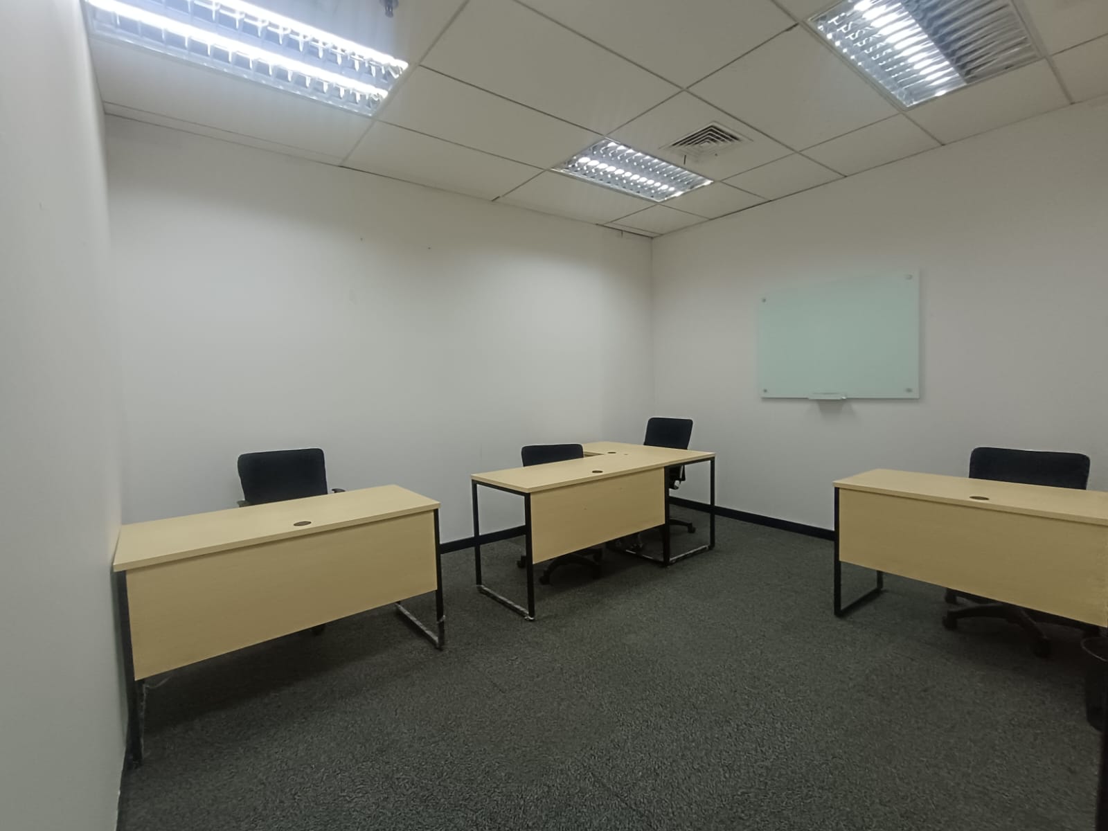 Ruang Kantor (Service Office) Menara Jamsostek No View Room - 5 Pax