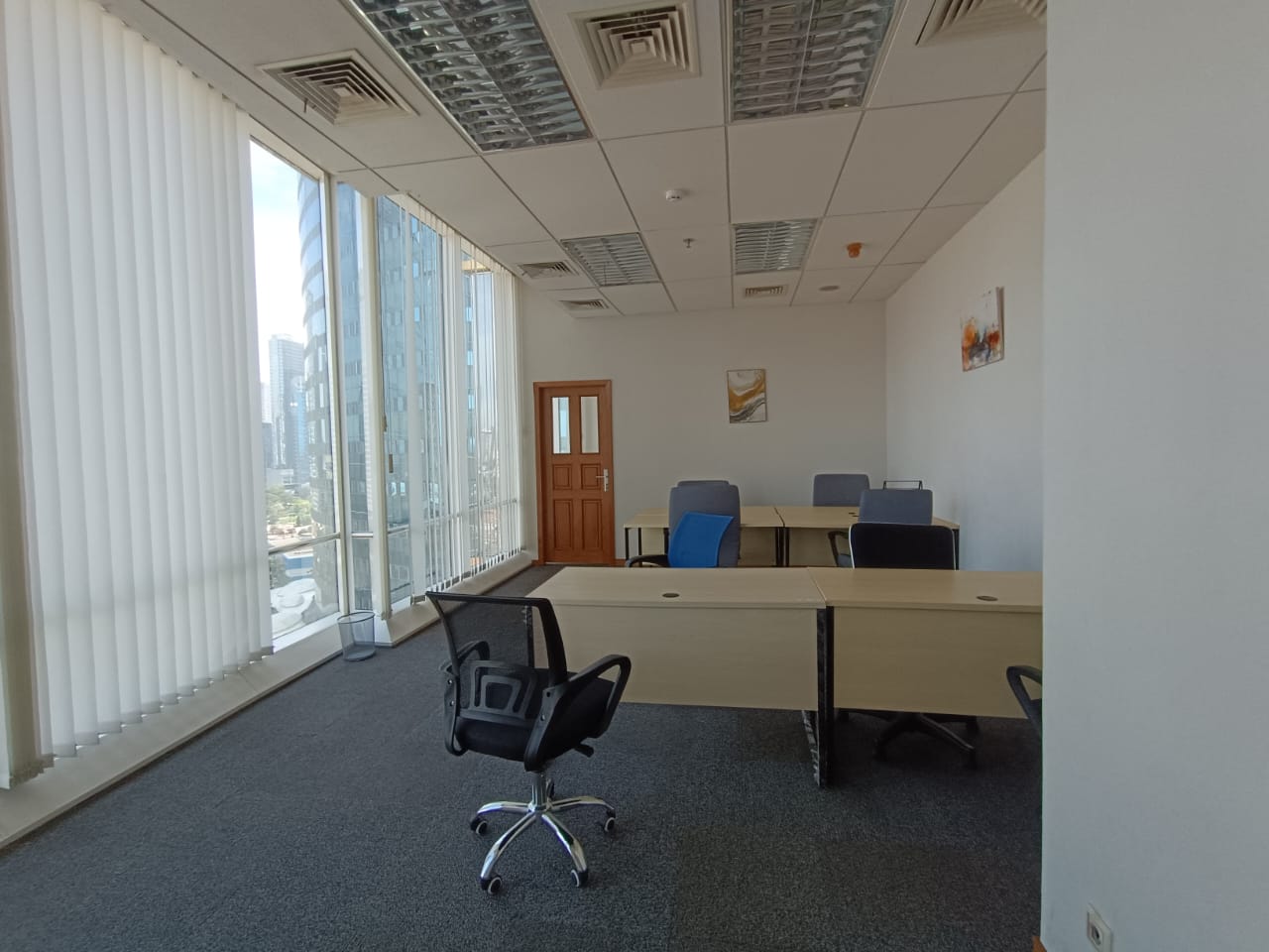 Ruang Kantor (Service Office) Menara Jamsostek View Room - 11 Pax