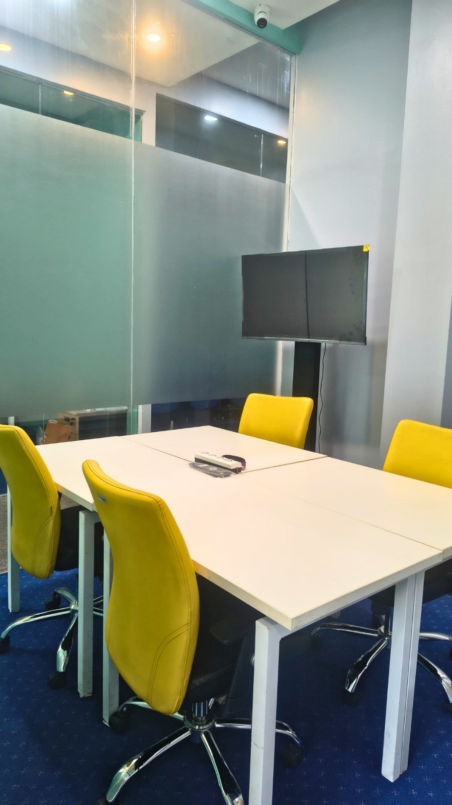 Ruang Kantor (Service Office) Rukan Balai Pustaka - 4 Pax